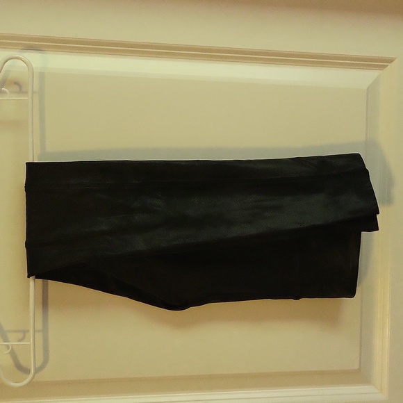 Spanx Faux Leather Leggings M EUC - Picture 11 of 11